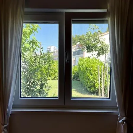 Oleander Apartment