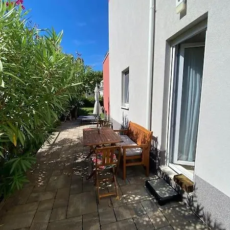 Oleander Apartment