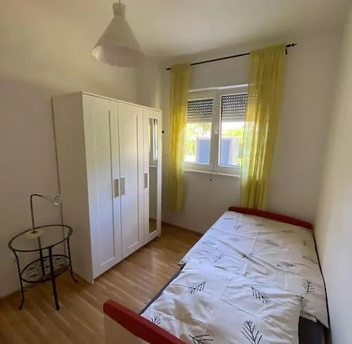 Oleander Apartman Podstrana